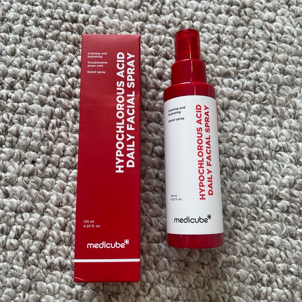 Medicube Hypochlorous Acid Daily Facial Spray - Red